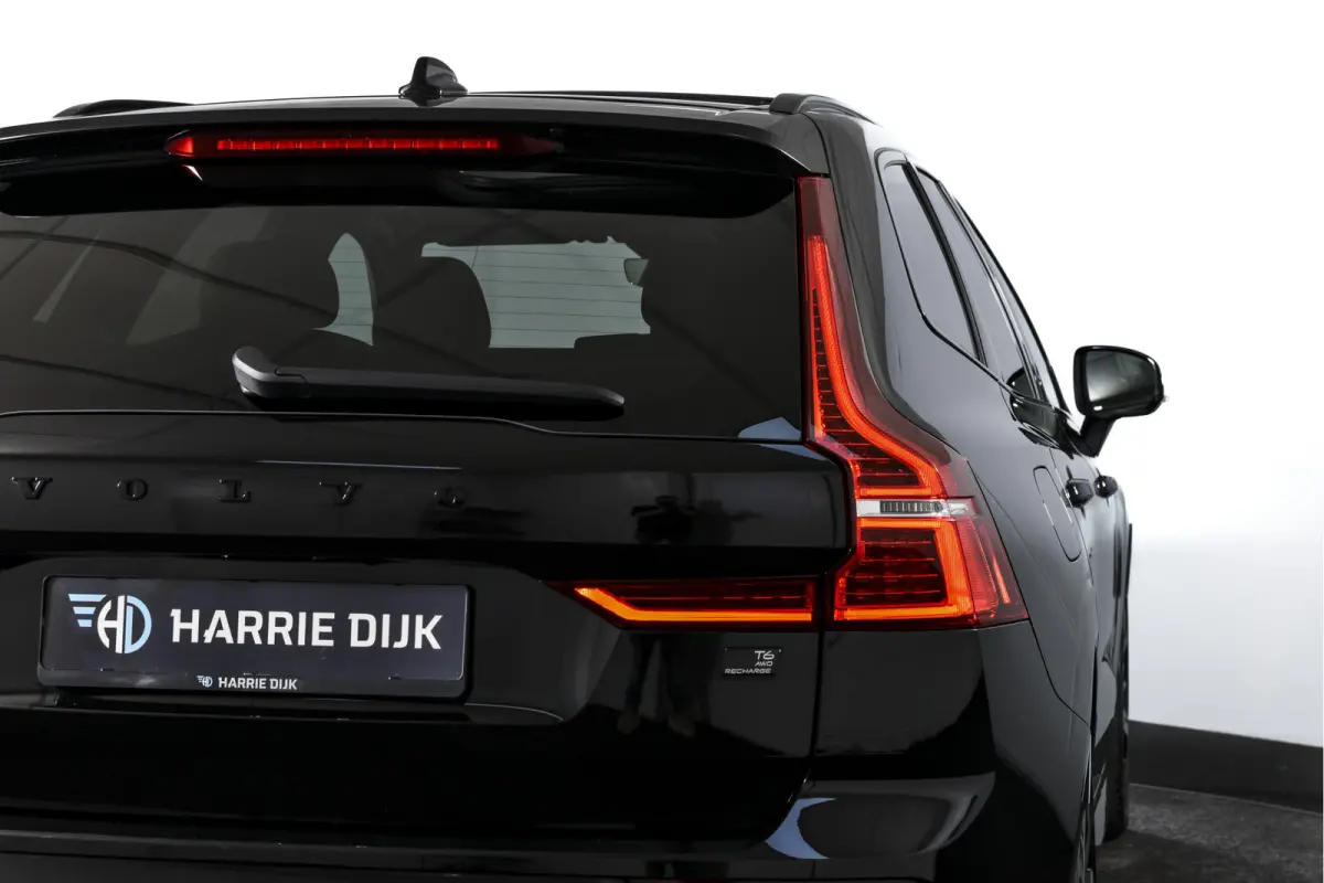 2.0 T6 Plug-in hybrid AWD Ultra Black Edition | S/K-Panodak | Elek. Trekhaak | Alarmklasse 3 | Dig. Cockpit | Adapt. Cruise | Memory Stoelen | Elek. Klep | Stoel-+stuurverw. | Camera | NAV+A
