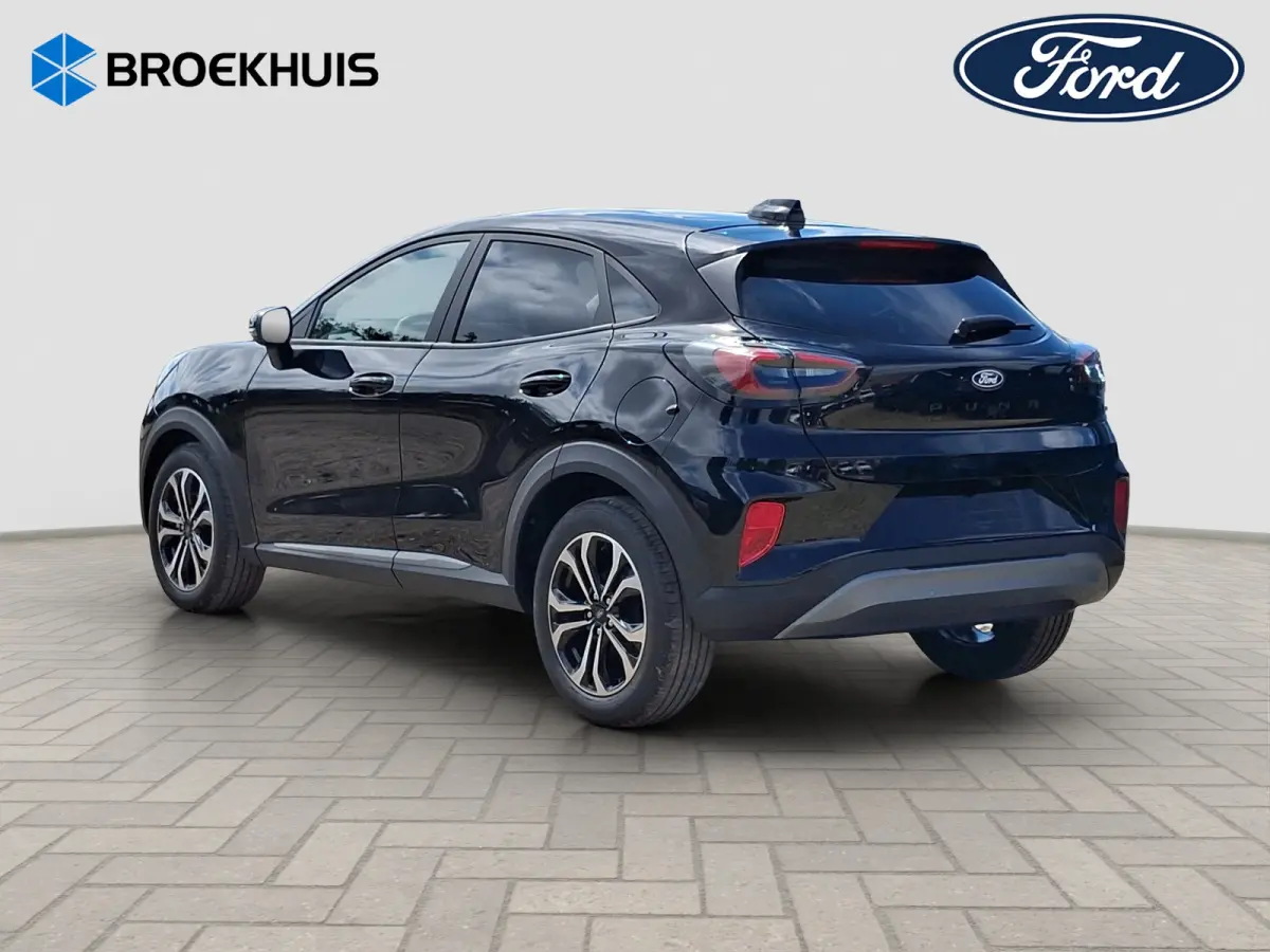 Titanium | WINTERPAKKET | ELEKTRISCHE ACHTERKLEP | CAMERA | CARPLAY DRAADLOOS | Achteruitrijcamera | Apple Carplay & Android Auto | Comfort-pakket