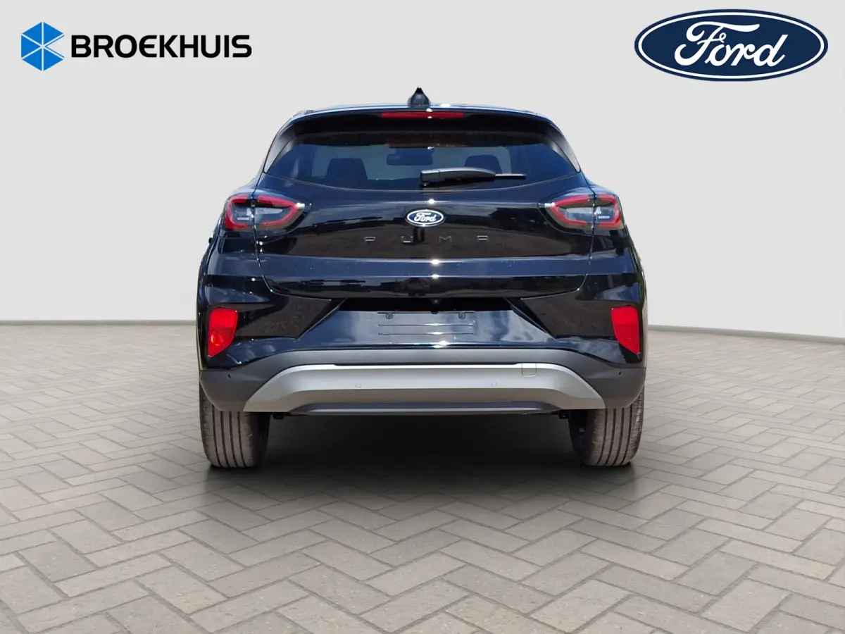 Titanium | WINTERPAKKET | ELEKTRISCHE ACHTERKLEP | CAMERA | CARPLAY DRAADLOOS | Achteruitrijcamera | Apple Carplay & Android Auto | Comfort-pakket