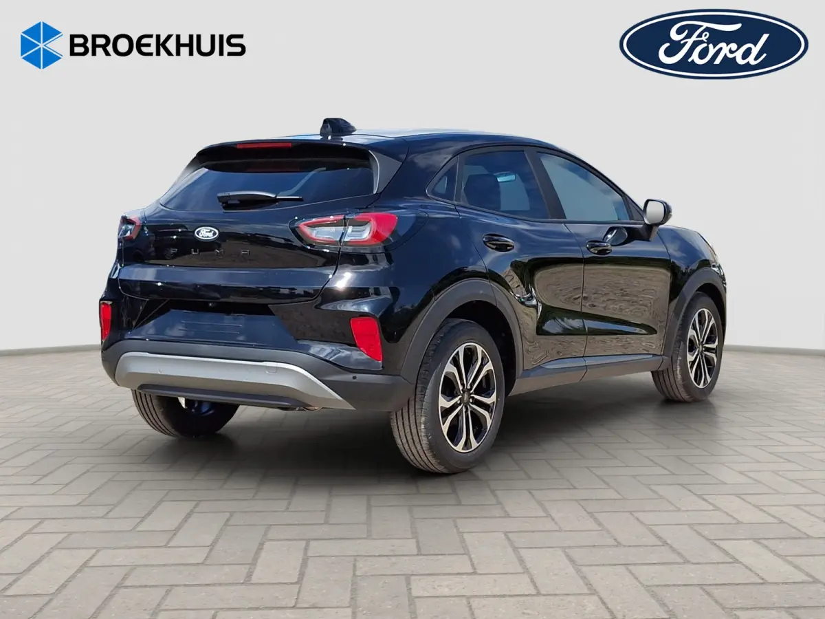 Titanium | WINTERPAKKET | ELEKTRISCHE ACHTERKLEP | CAMERA | CARPLAY DRAADLOOS | Achteruitrijcamera | Apple Carplay & Android Auto | Comfort-pakket