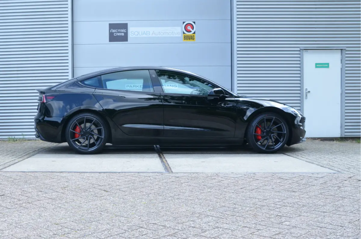 Performance AWD 78 kWh Highland, Enhanced AutoPilot4.0 (twv 3.800,-), FSD 49,- pmnd