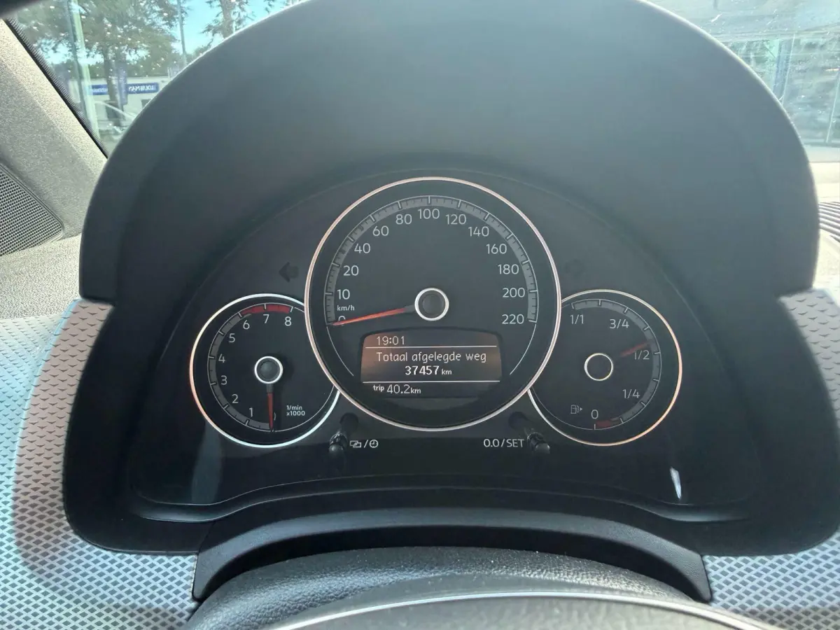 Up! 1.0 ACTIVE | 65 PK | Cruise Control | Stoelverwarming | Parkeercamera | Lichtmetalen Velgen