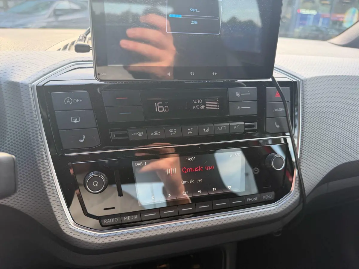 Up! 1.0 ACTIVE | 65 PK | Cruise Control | Stoelverwarming | Parkeercamera | Lichtmetalen Velgen