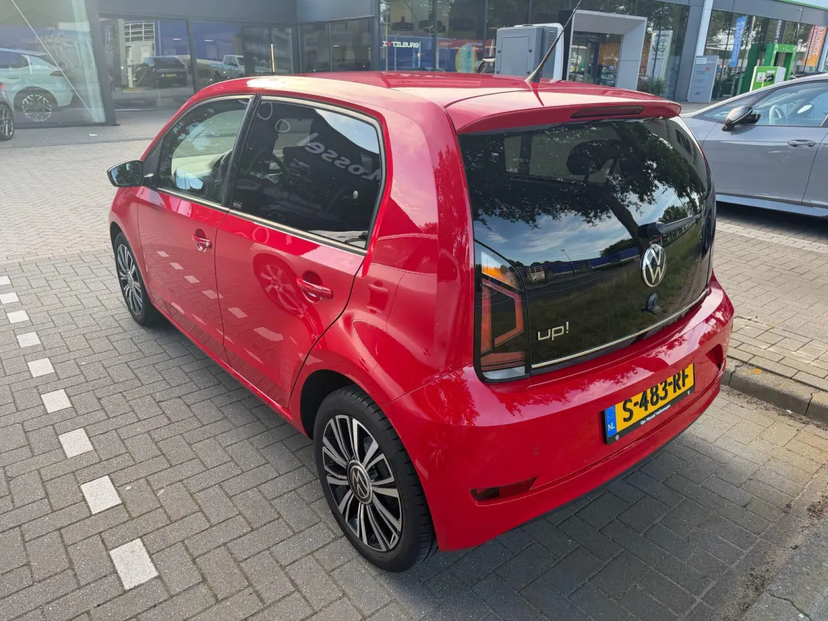 Up! 1.0 ACTIVE | 65 PK | Cruise Control | Stoelverwarming | Parkeercamera | Lichtmetalen Velgen