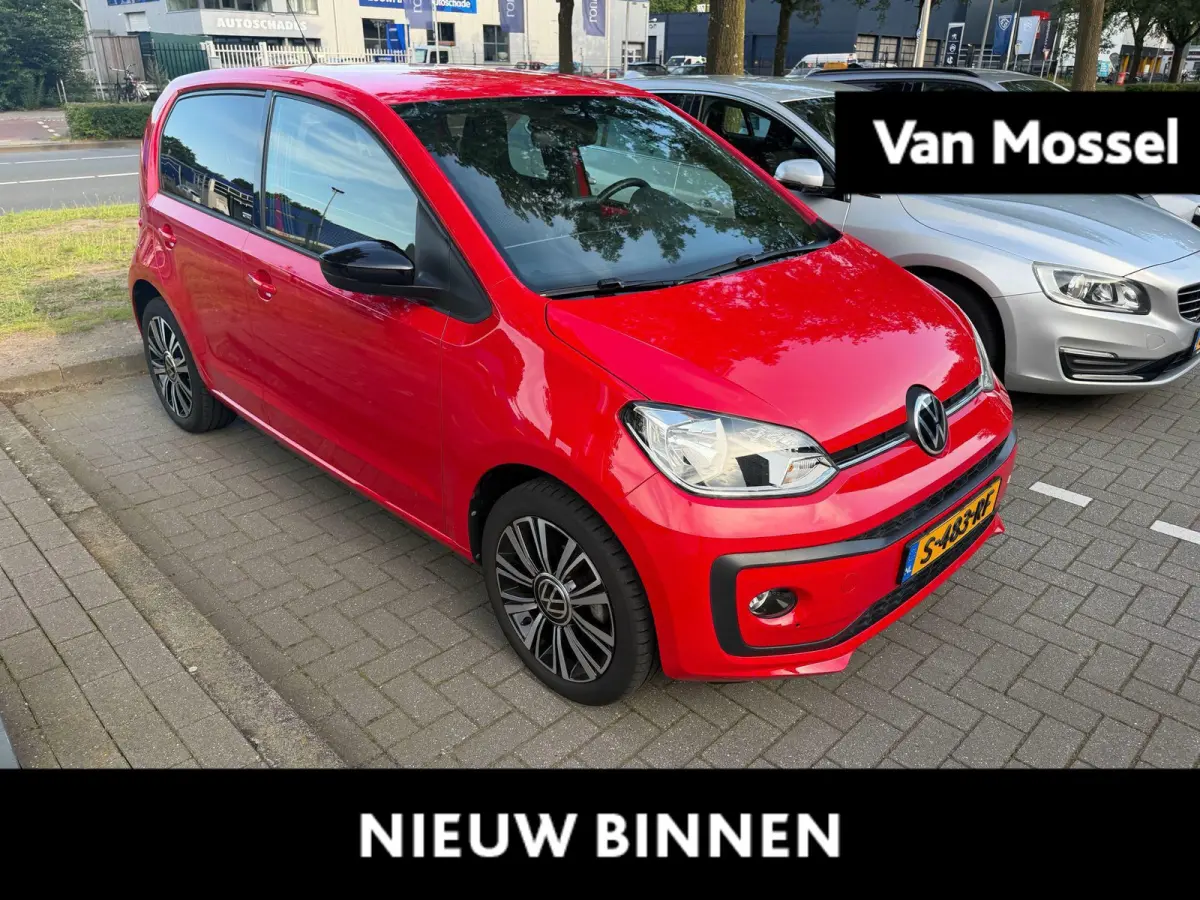 Up! 1.0 ACTIVE | 65 PK | Cruise Control | Stoelverwarming | Parkeercamera | Lichtmetalen Velgen