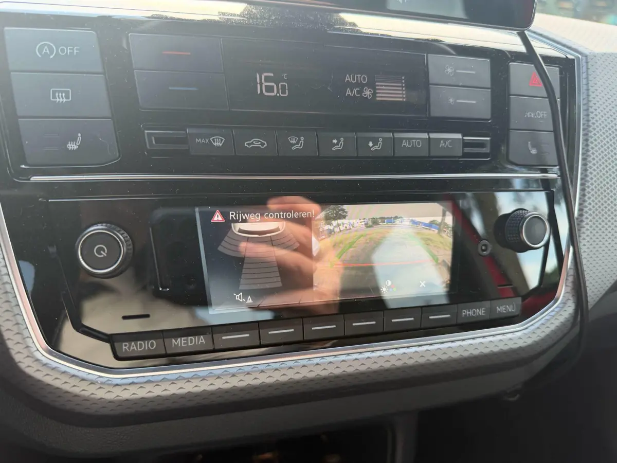 Up! 1.0 ACTIVE | 65 PK | Cruise Control | Stoelverwarming | Parkeercamera | Lichtmetalen Velgen