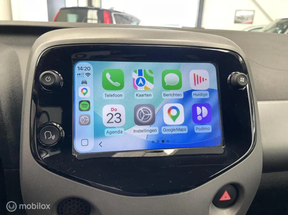 1.0 VVT-i x-joy / CARPLAY / CAMERA / LAGE KM !