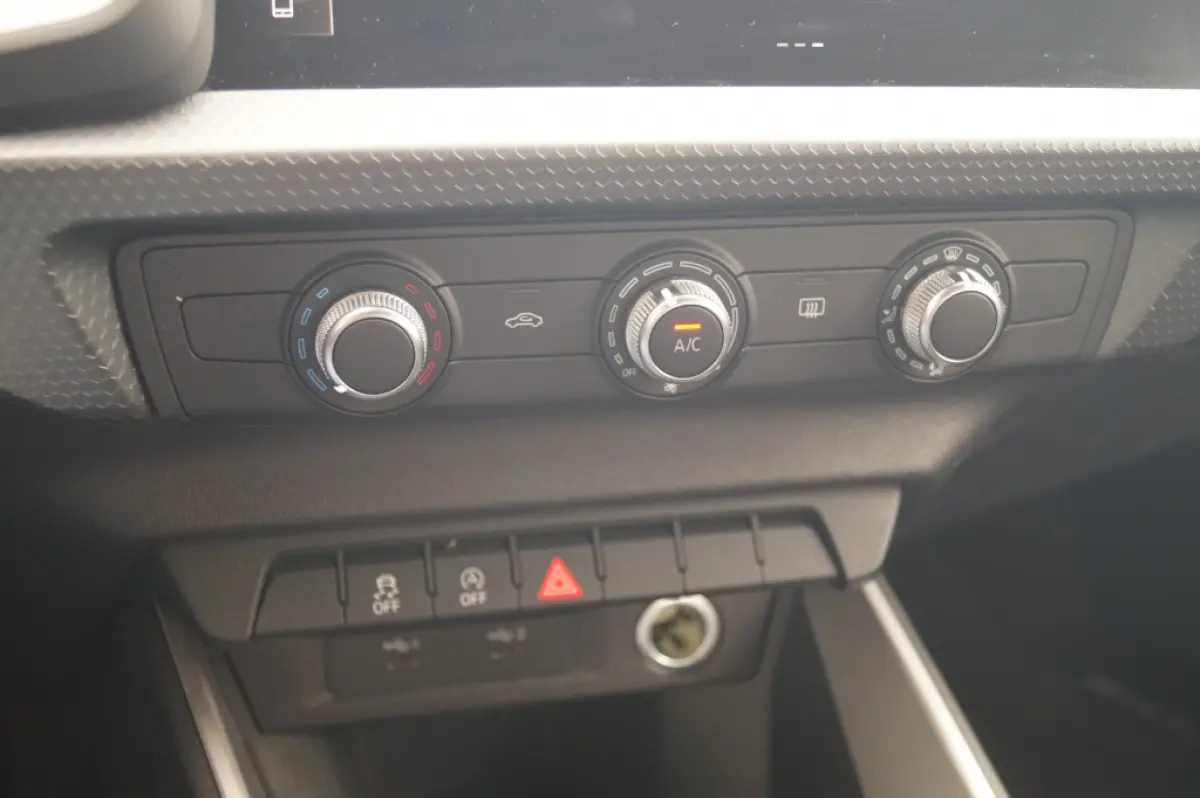 25 TFSI 95pk Epic Edition -AIRCO-CARPLAY-DIGI-DAB-