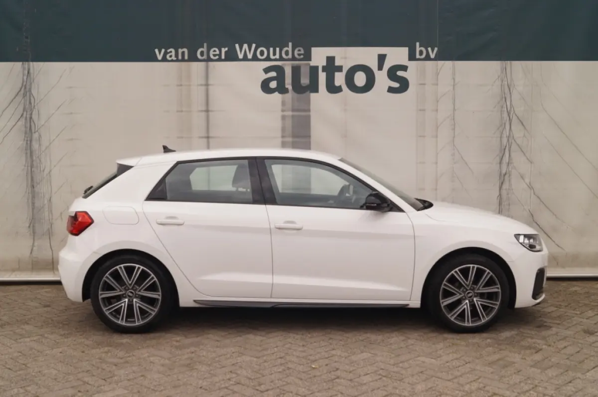 25 TFSI 95pk Epic Edition -AIRCO-CARPLAY-DIGI-DAB-