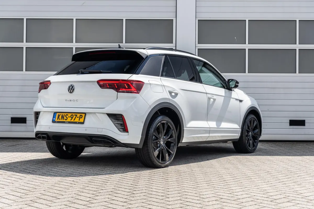 1.5 TSI 150pk DSG R-Line | Trekhaak | Stoelverwarming | Achteruitrijcamera | Navigatie | App Connect