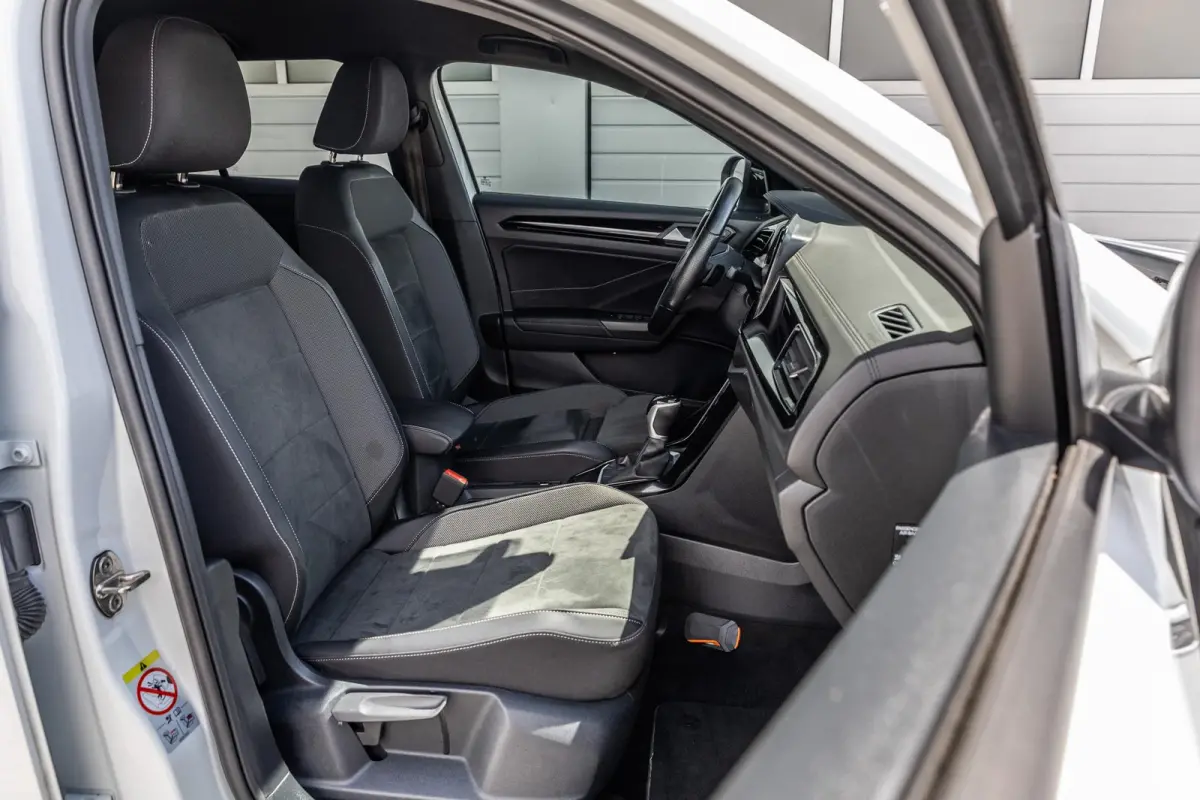1.5 TSI 150pk DSG R-Line | Trekhaak | Stoelverwarming | Achteruitrijcamera | Navigatie | App Connect