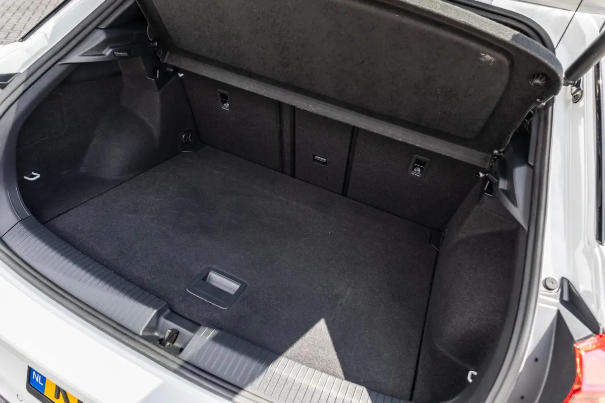 1.5 TSI 150pk DSG R-Line | Trekhaak | Stoelverwarming | Achteruitrijcamera | Navigatie | App Connect