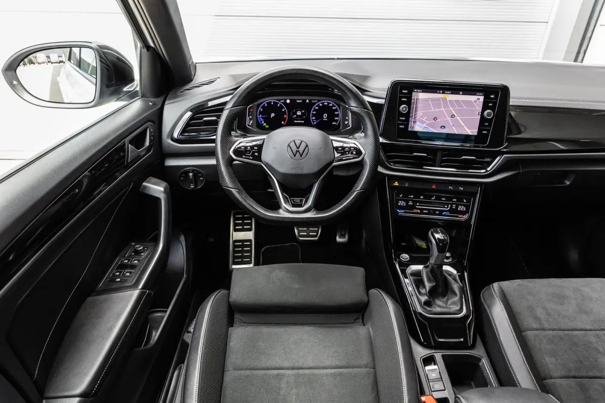 1.5 TSI 150pk DSG R-Line | Trekhaak | Stoelverwarming | Achteruitrijcamera | Navigatie | App Connect