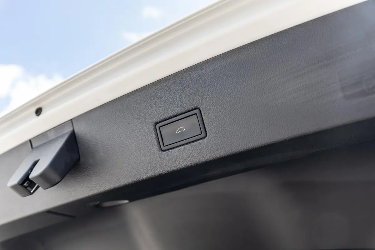 1.5 TSI 150pk DSG R-Line | Trekhaak | Stoelverwarming | Achteruitrijcamera | Navigatie | App Connect