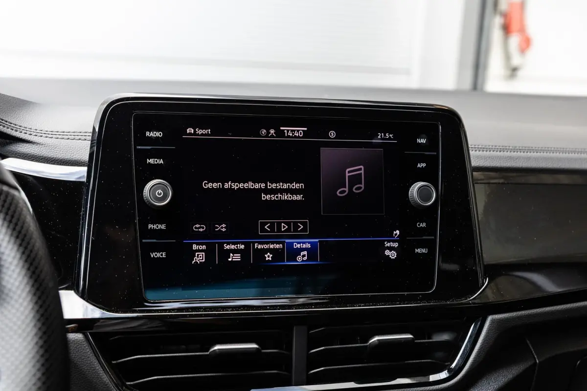 1.5 TSI 150pk DSG R-Line | Trekhaak | Stoelverwarming | Achteruitrijcamera | Navigatie | App Connect