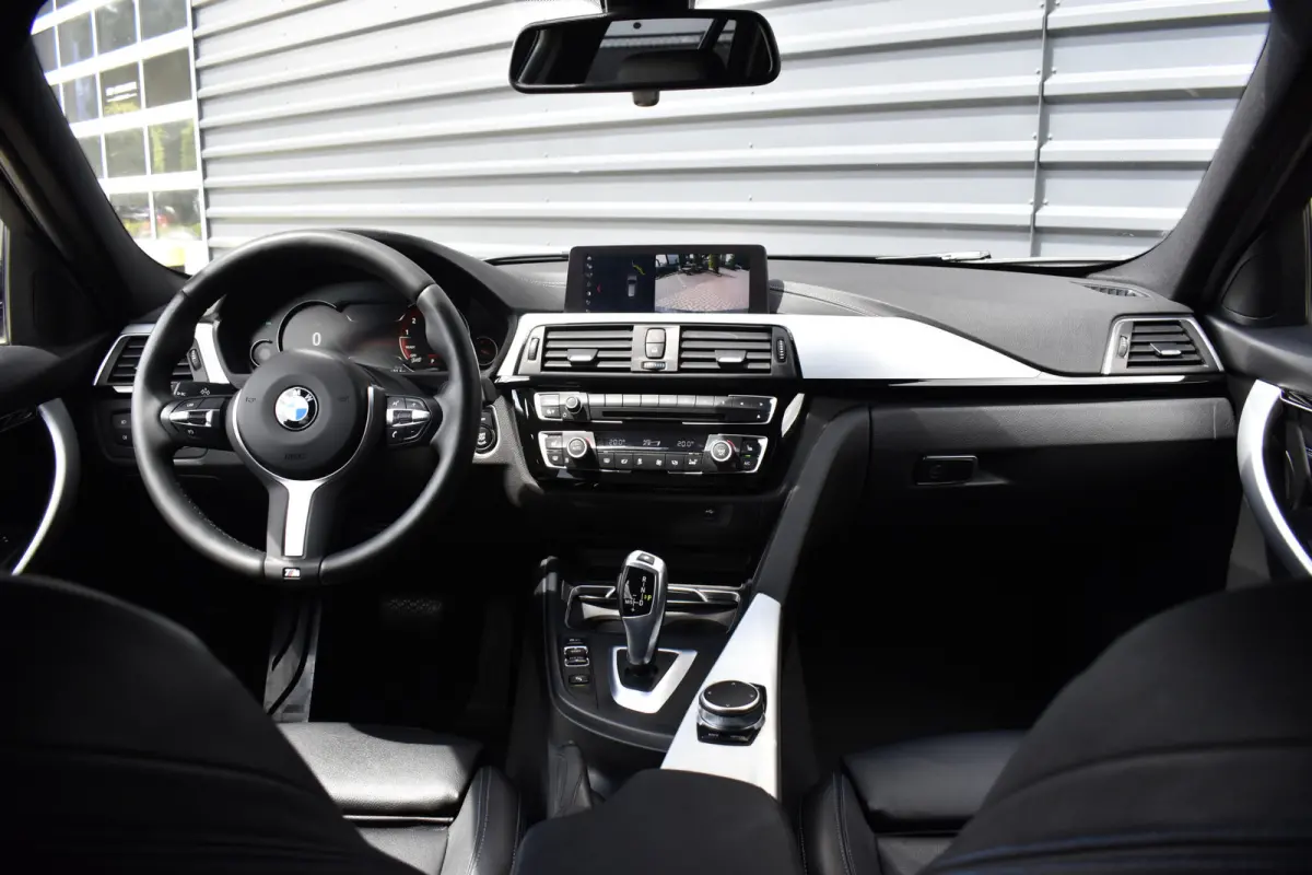 320i M Sport Shadow | Virtual Cockpit | Achteruitrijcamera | Groot Navi | HiFi |