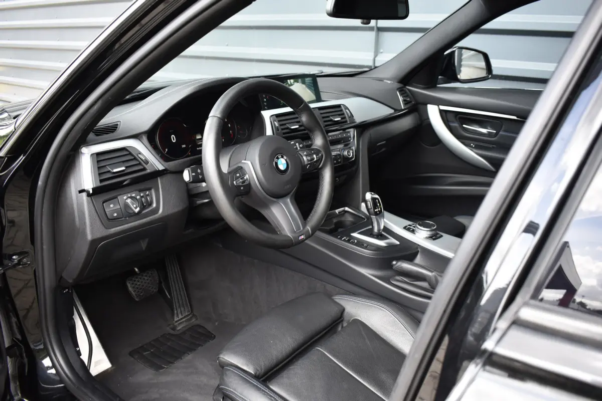 320i M Sport Shadow | Virtual Cockpit | Achteruitrijcamera | Groot Navi | HiFi |