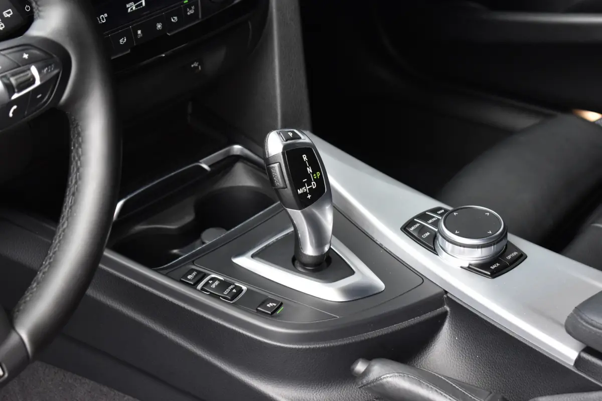 320i M Sport Shadow | Virtual Cockpit | Achteruitrijcamera | Groot Navi | HiFi |