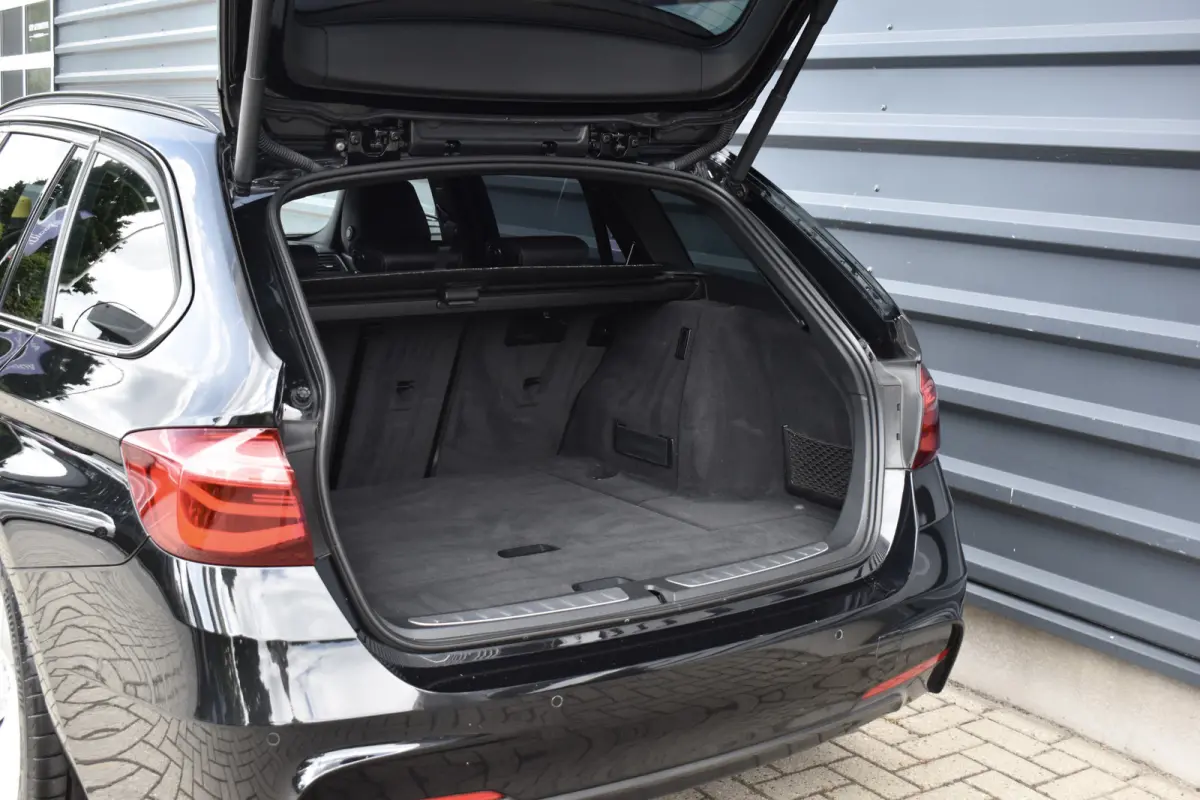 320i M Sport Shadow | Virtual Cockpit | Achteruitrijcamera | Groot Navi | HiFi |