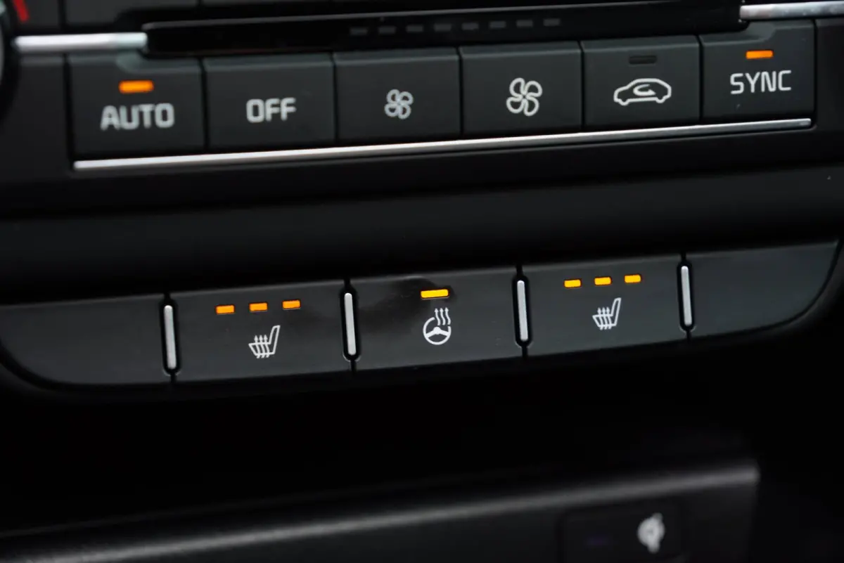 1.5 T-GDi 160PK Automaat GT-PlusLine 2022 Pano Airco Stoelverwarming Memory Carplay Android JBL GT