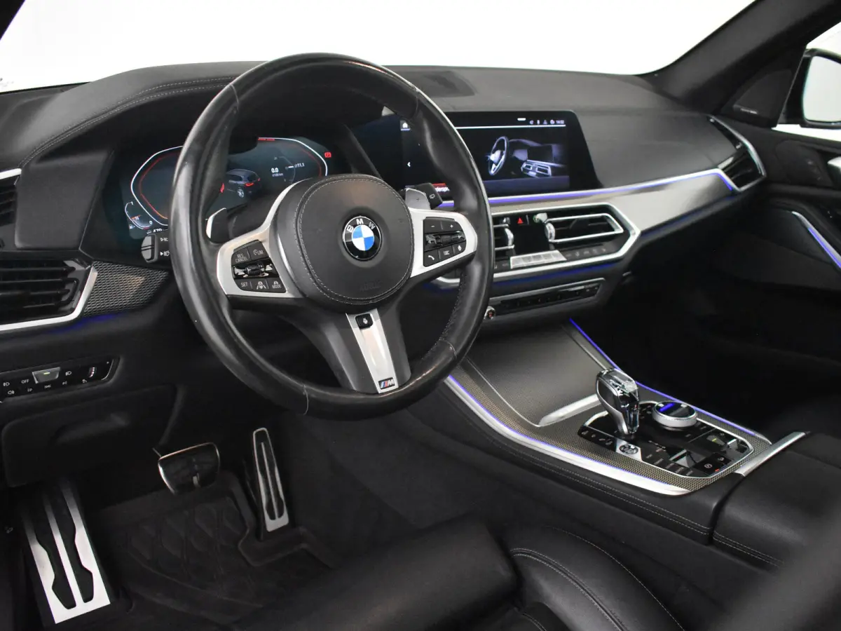 xDrive40i High Executive 340PK AUTO | Laser LED | Head-up Display | 360 Camera | Panorama-dak | Trekhaak elect | 4 wiel besturing | 22"LMV