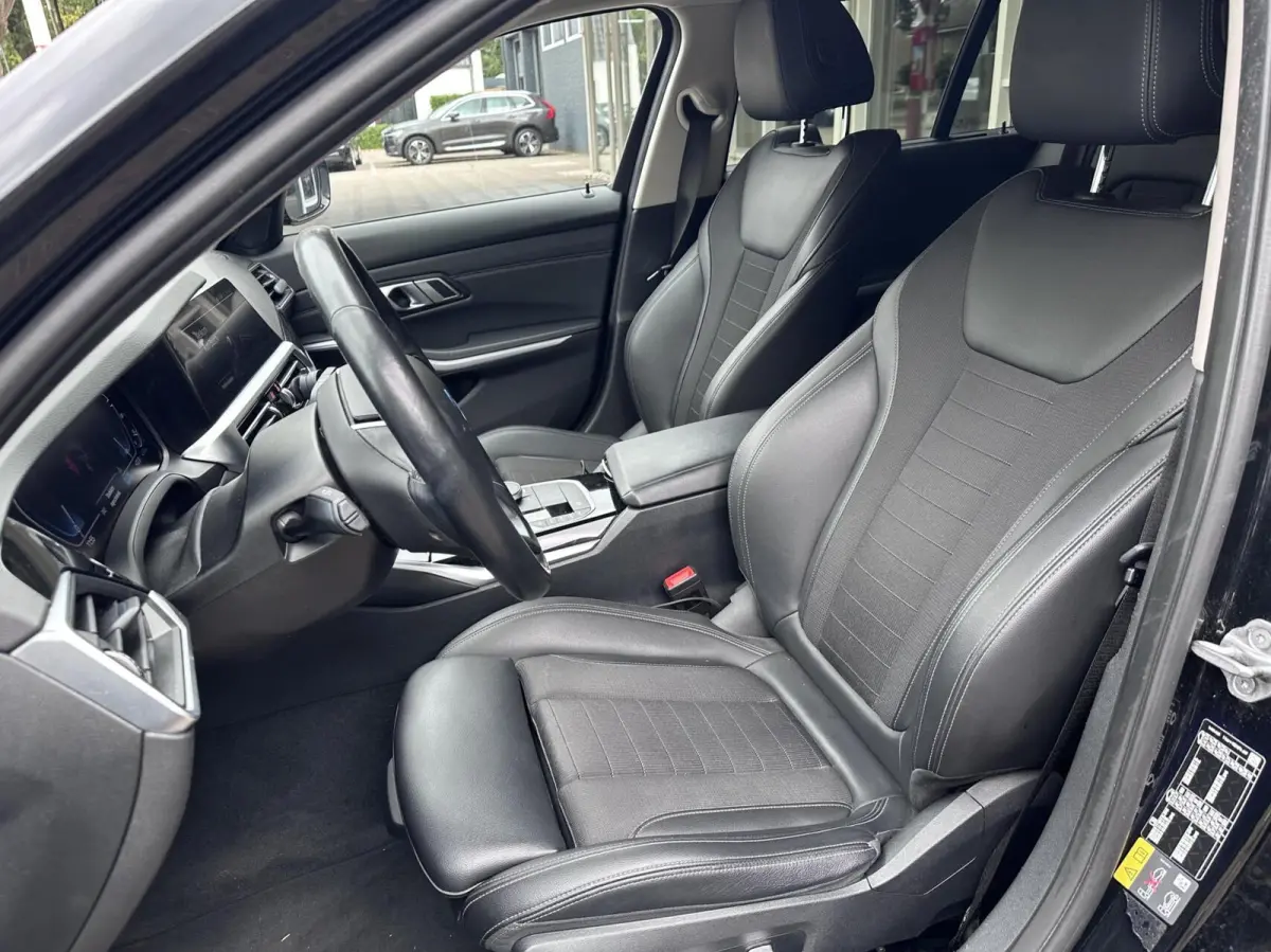 330e High Executive Led, Climat, Carplay, Camera, LM..