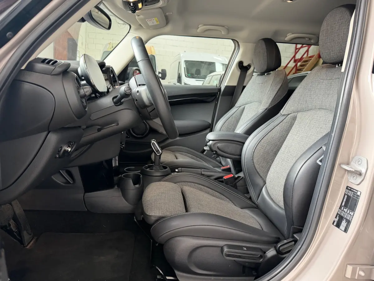 1.5 Cooper - Facelift - Camera - Navi Prof - Dealer onderhouden