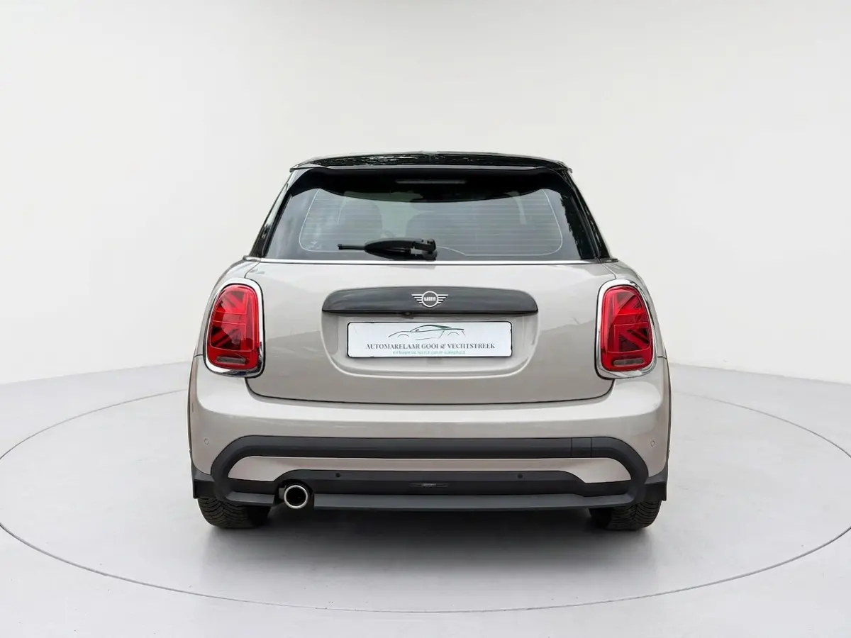 1.5 Cooper - Facelift - Camera - Navi Prof - Dealer onderhouden