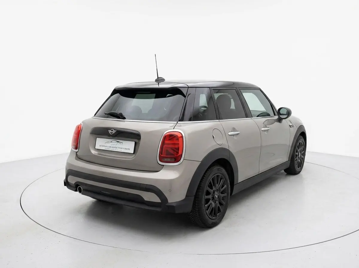 1.5 Cooper - Facelift - Camera - Navi Prof - Dealer onderhouden