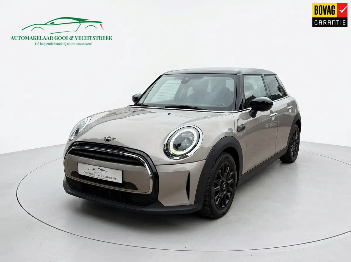 1.5 Cooper - Facelift - Camera - Navi Prof - Dealer onderhouden