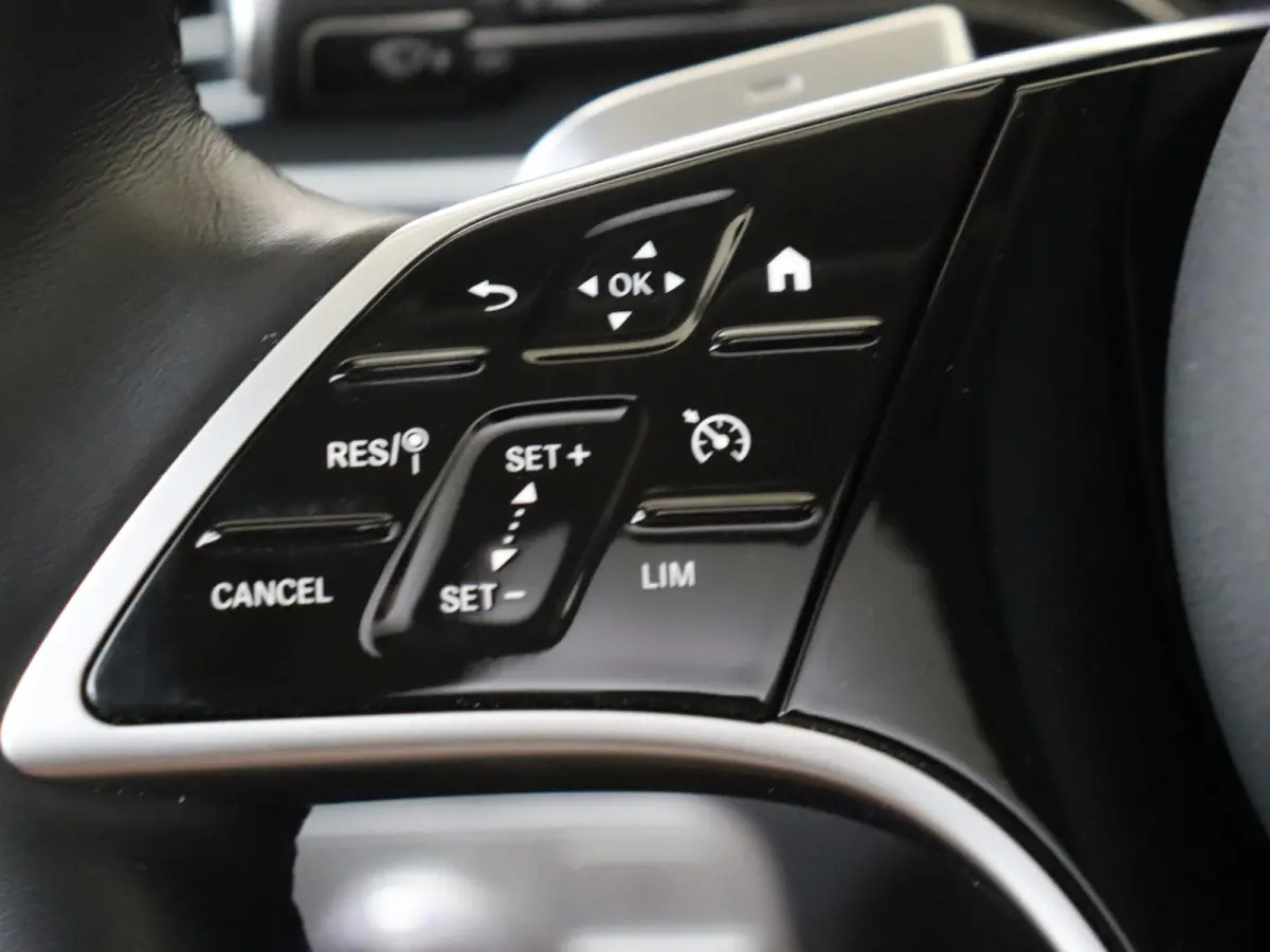 400 e 4MATIC AMG Line / Panoramadak/ AIRMATIC/ Night-Pakket / Memory-Stoelen / Luchtvering /