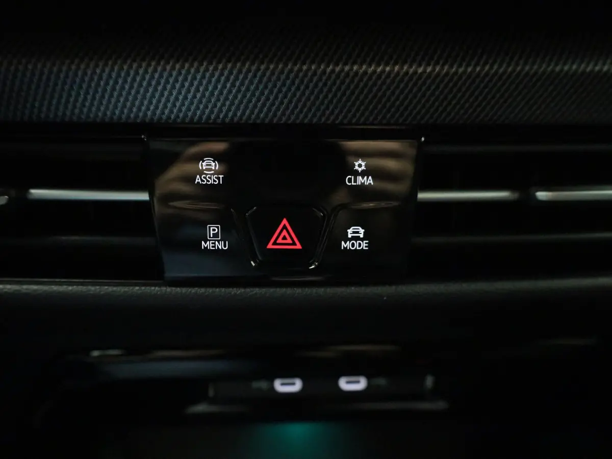 1.5 eTSI R-Line Edition | 150 PK | Automaat | Navigatie | Carplay / Android Auto | Digital Cockpit