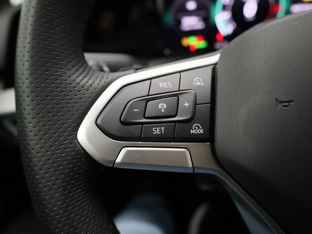 1.5 eTSI R-Line Edition | 150 PK | Automaat | Navigatie | Carplay / Android Auto | Digital Cockpit