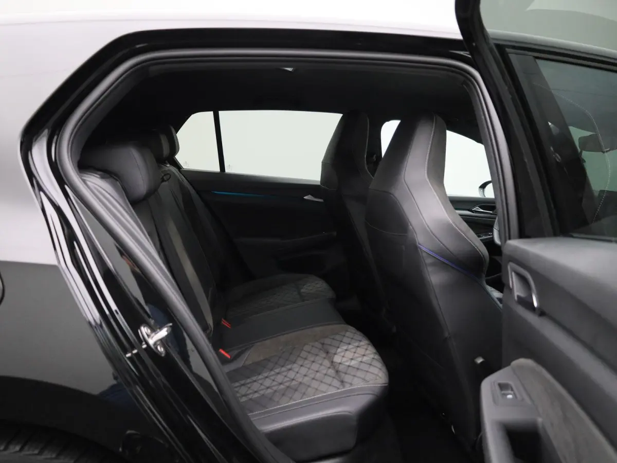 1.5 eTSI R-Line Edition | 150 PK | Automaat | Navigatie | Carplay / Android Auto | Digital Cockpit