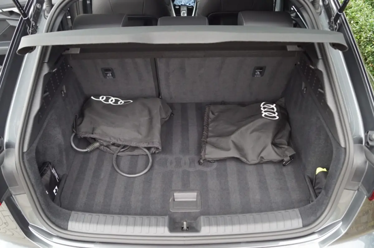 45 TFSIe (245pk) 3X S-line S3 Look/Carbon/LED/19 inch/Camera