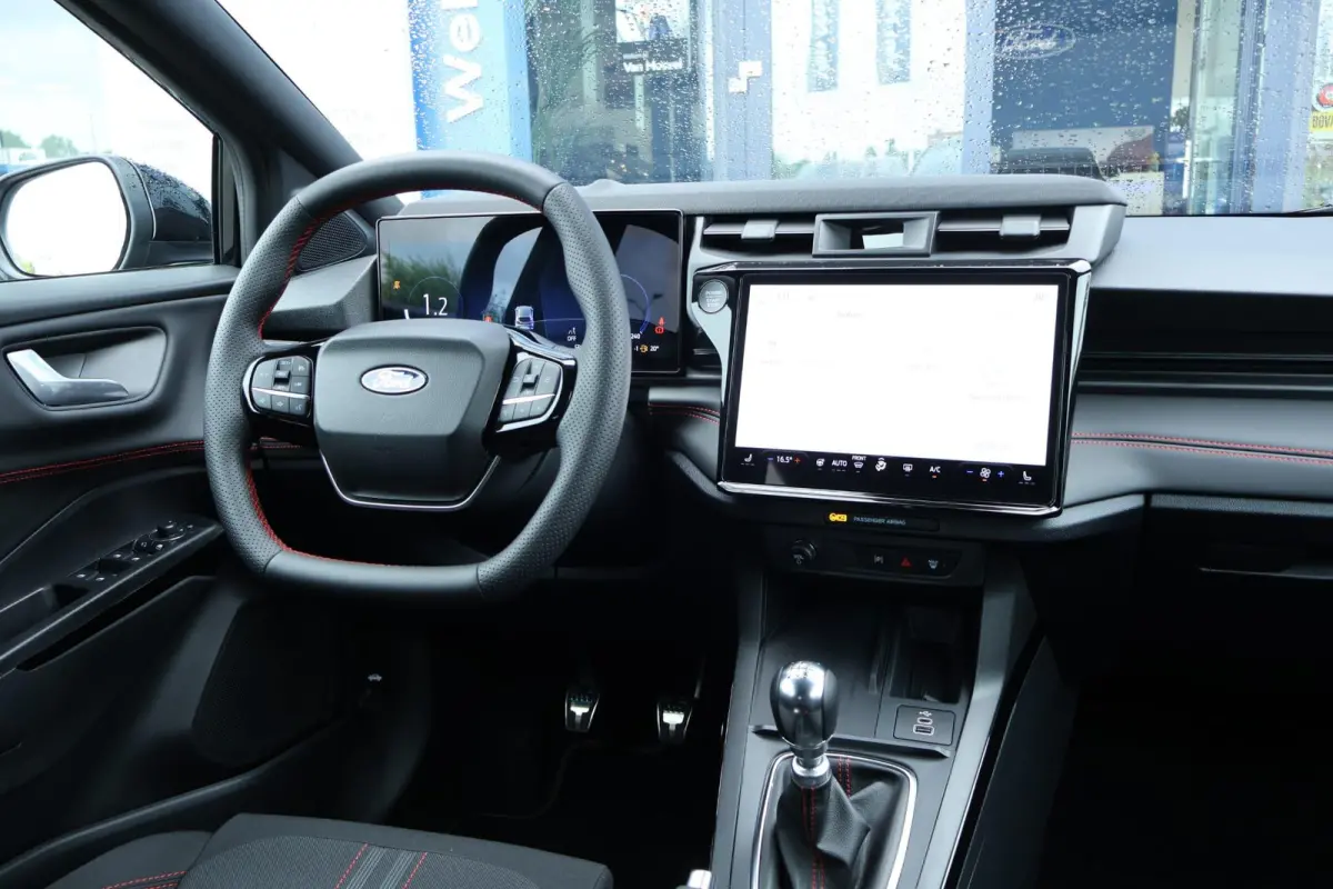 1.0 EcoBoost ST-Line | Gratis upgrade naar automaat! | Voorraad! | Winterpack | Elektrische Achterklep | Cruise Control | Keyless Entry | Climate Control |