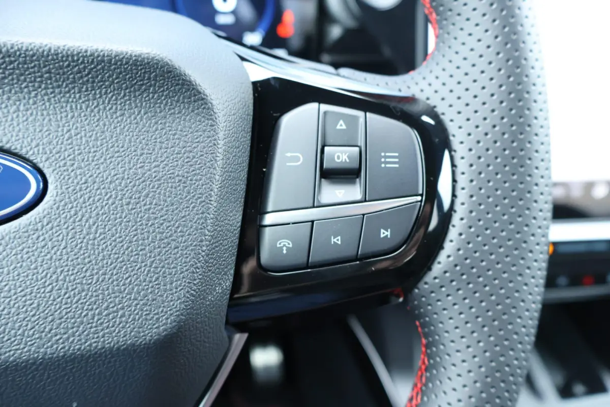 1.0 EcoBoost ST-Line | Gratis upgrade naar automaat! | Voorraad! | Winterpack | Elektrische Achterklep | Cruise Control | Keyless Entry | Climate Control |