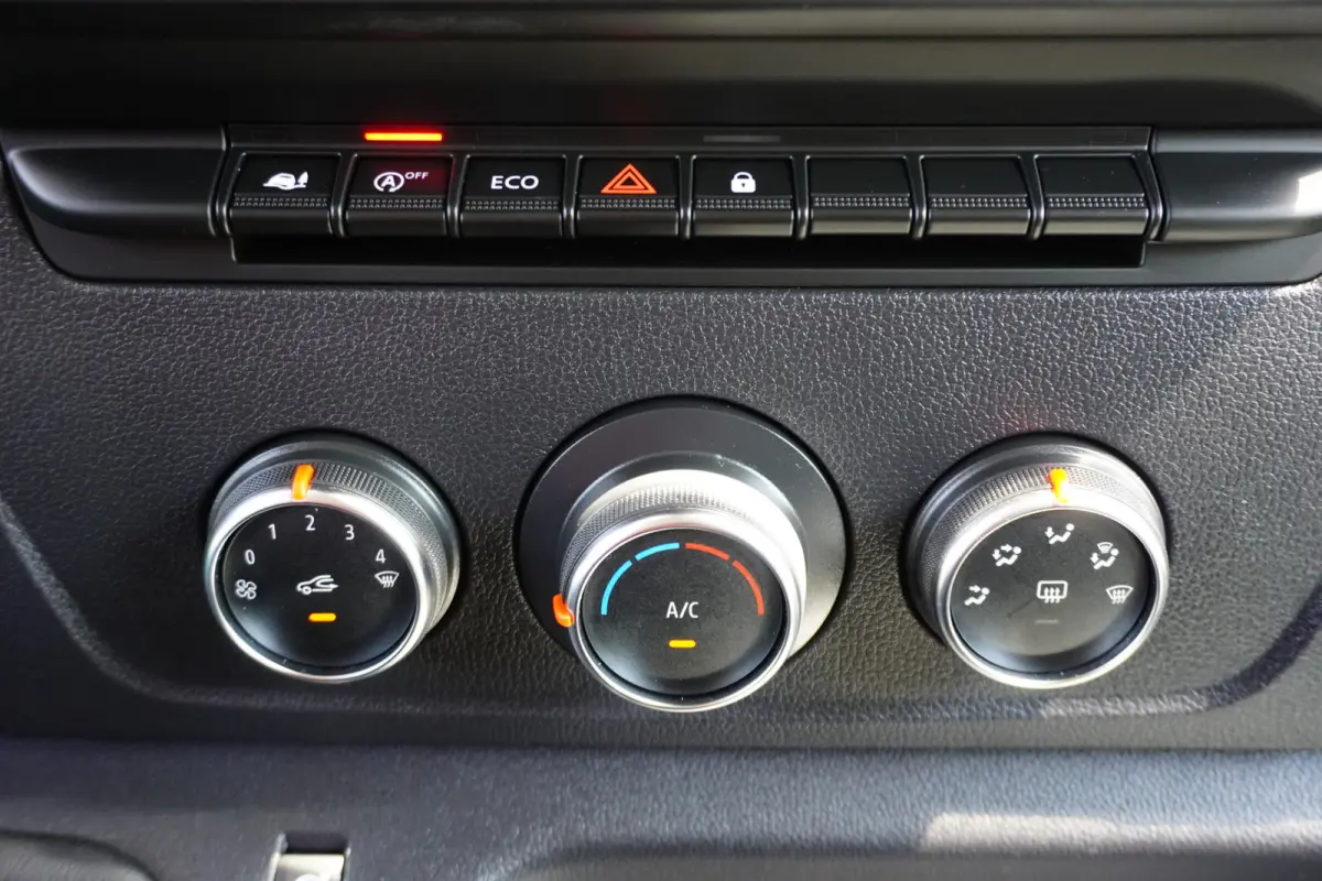 T35 150pk L3H2 Energy ComfortApple Carplay Camera parkeersensoren Navigatie Bullbar Sidebars Cruise control LED 3-Zits