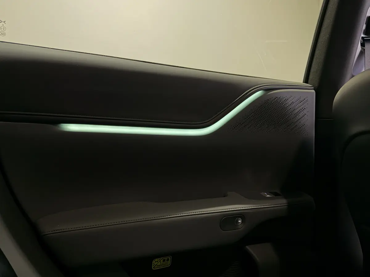 RWD Long Range 80.8 kWh | Luxe donker interieur | Panoramadak