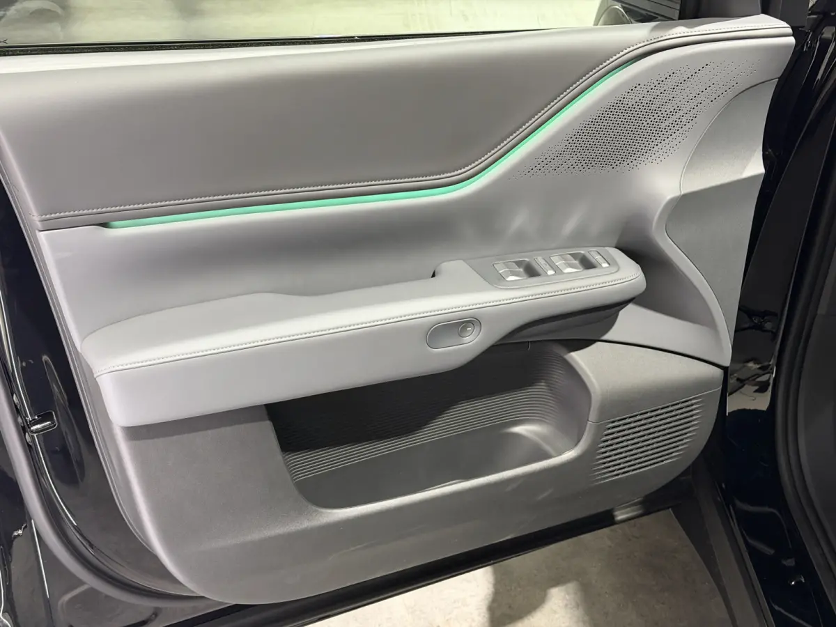 RWD Long Range 80.8 kWh | Luxe donker interieur | Panoramadak