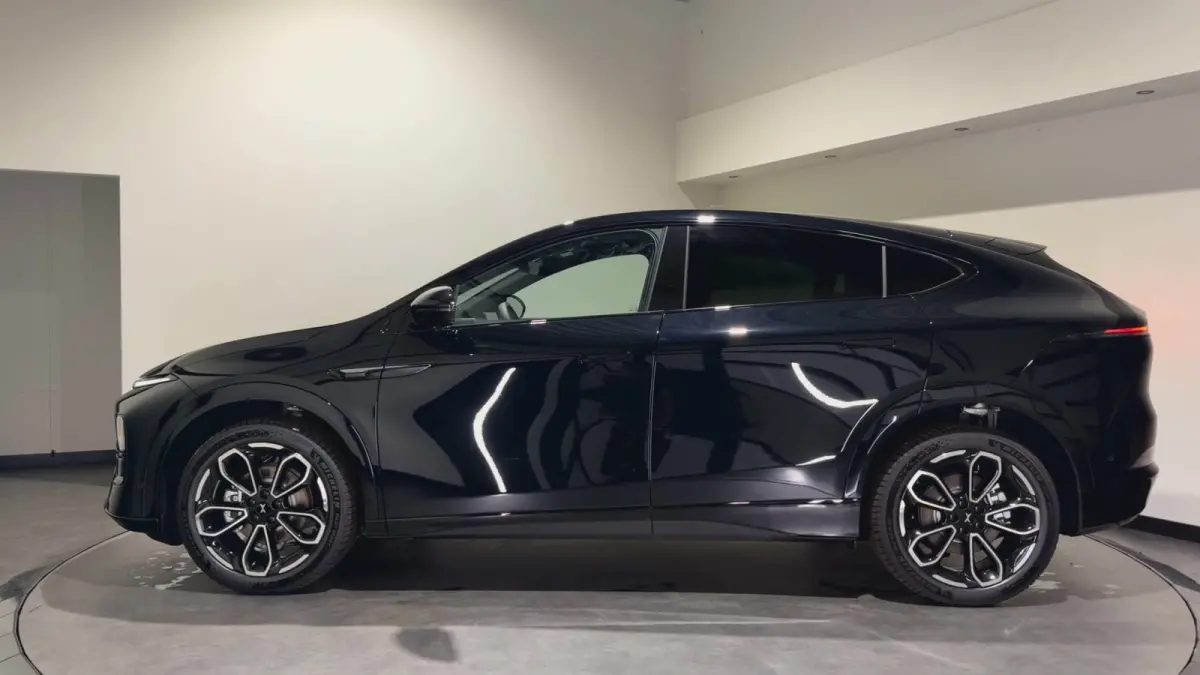 RWD Long Range 80.8 kWh | Luxe donker interieur | Panoramadak