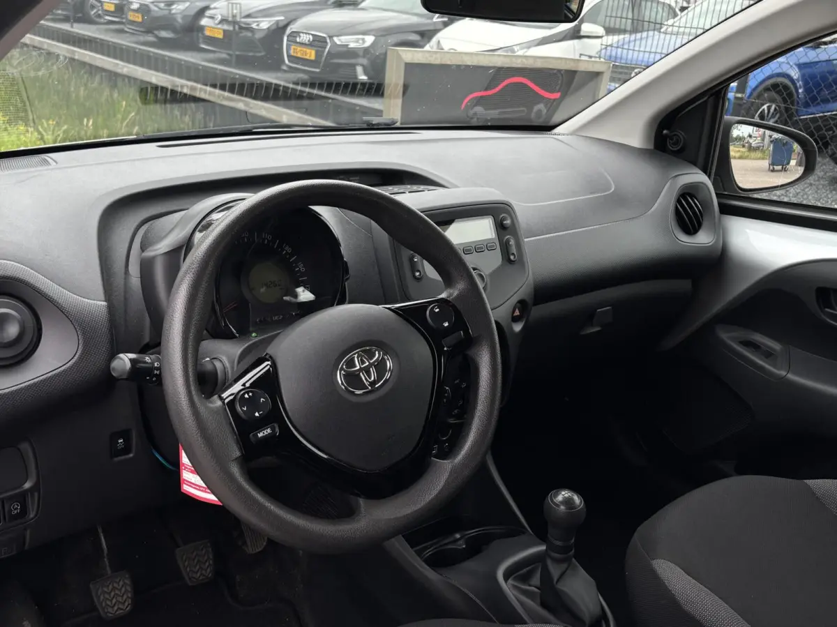 1.0 VVT-i x cruise airco bleutooth