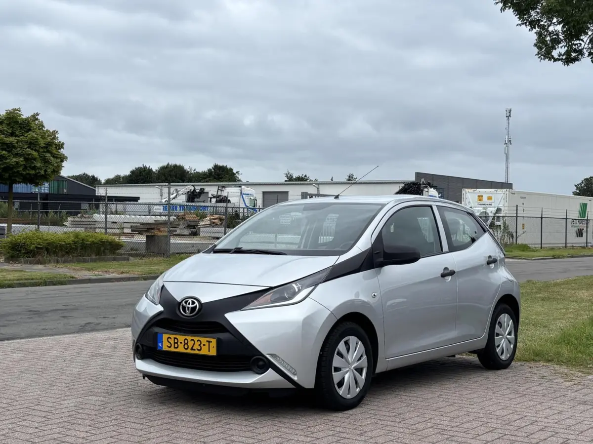 1.0 VVT-i x cruise airco bleutooth