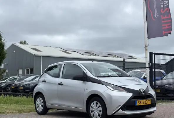 1.0 VVT-i x cruise airco bleutooth