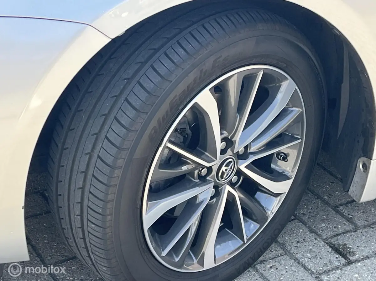 2.0 VVT-i Lease Pro Automaat 2016 exportprijs ex BPM Luxe en goede auto met NAP en boekjes.