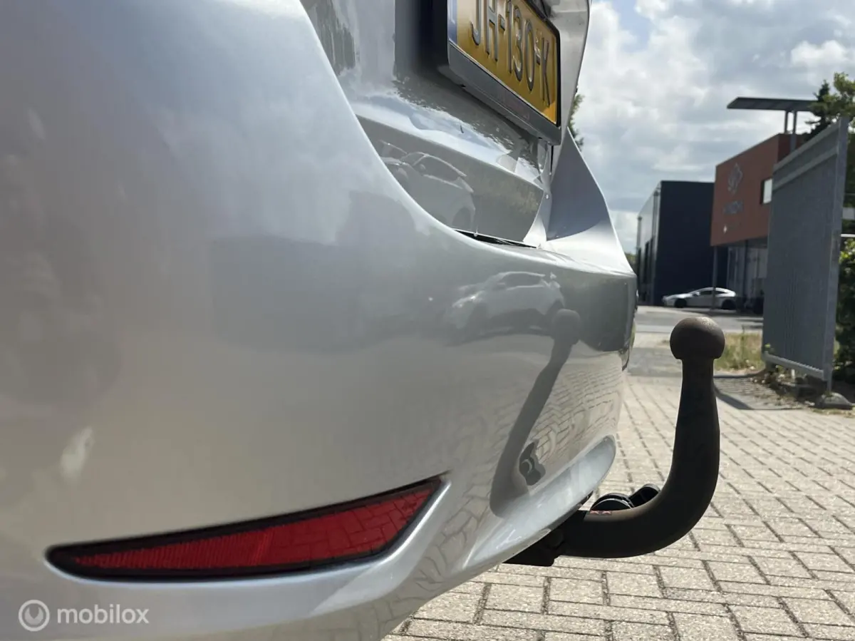 2.0 VVT-i Lease Pro Automaat 2016 exportprijs ex BPM Luxe en goede auto met NAP en boekjes.