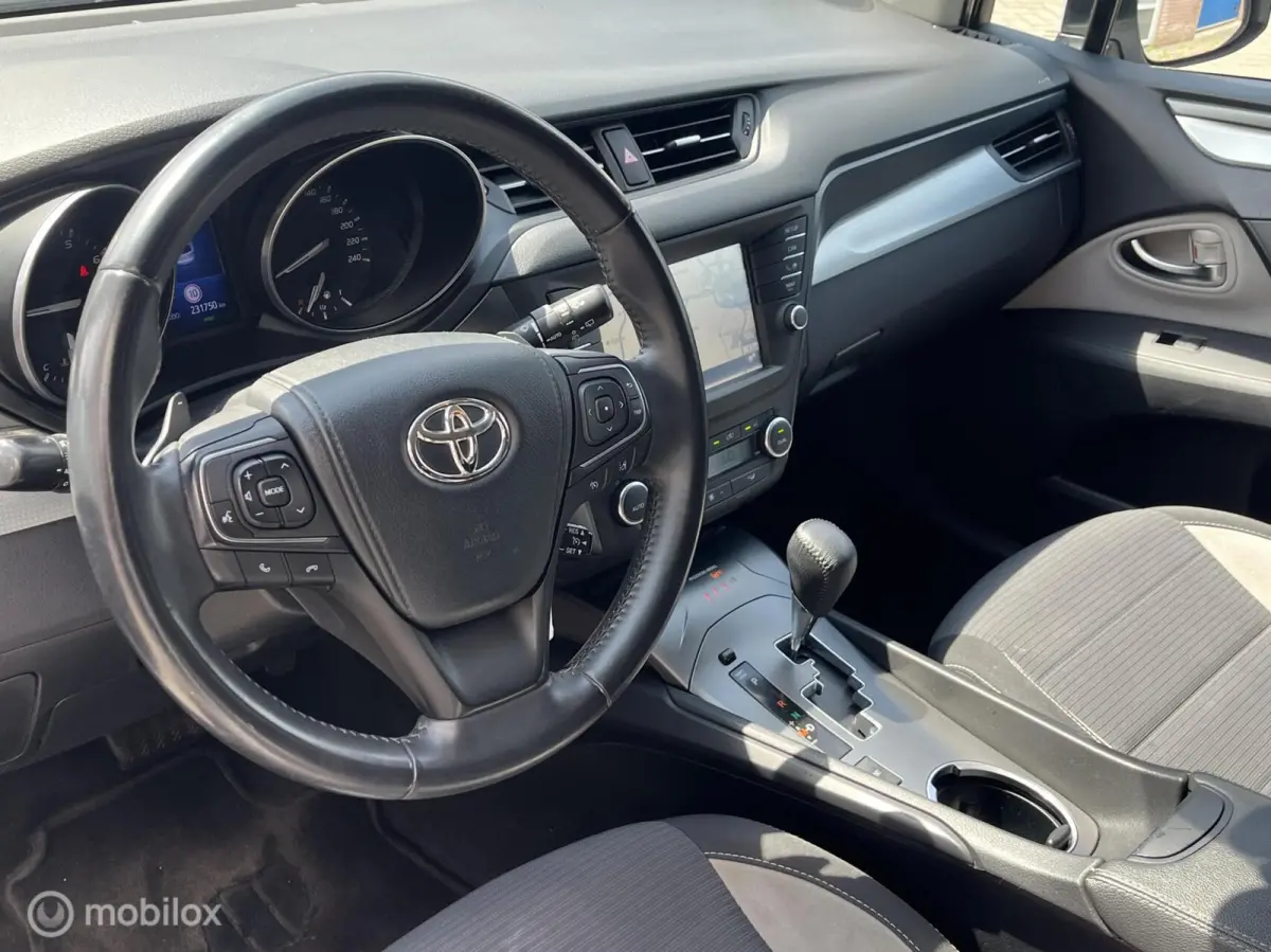 2.0 VVT-i Lease Pro Automaat 2016 exportprijs ex BPM Luxe en goede auto met NAP en boekjes.