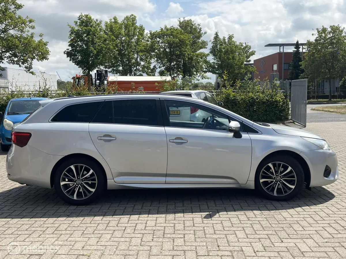 2.0 VVT-i Lease Pro Automaat 2016 exportprijs ex BPM Luxe en goede auto met NAP en boekjes.