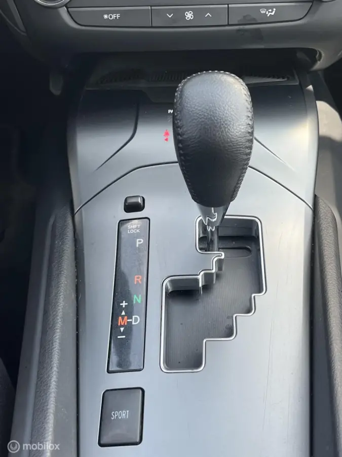 2.0 VVT-i Lease Pro Automaat 2016 exportprijs ex BPM Luxe en goede auto met NAP en boekjes.