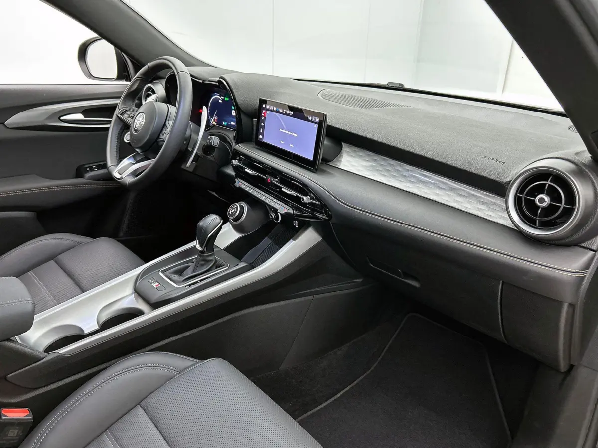 1.5T 160PK Hybrid Veloce PANORAMADAK | LEER | CAMERA | 20”LM